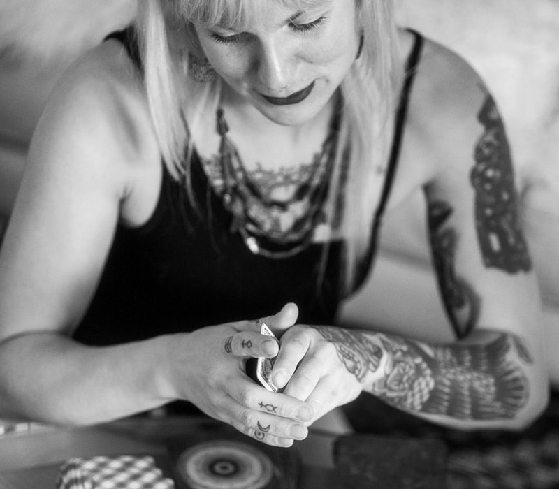 Zoey_Chaisson_tarot_card_reading_Morro_Bay_CA